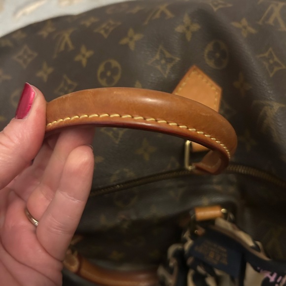 Louis Vuitton Monogram Canvas large Speedy purse - Not included on sale. - Picture 9 of 16